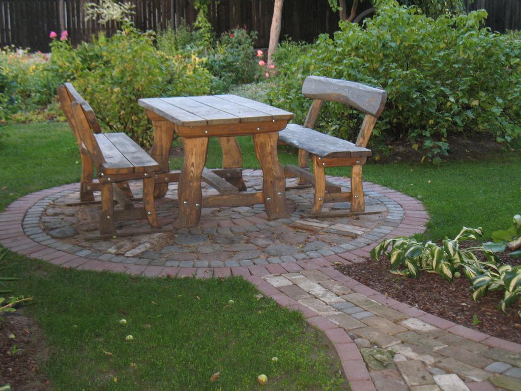 Pulkvedis Guest House Вентспилс Екстериор снимка