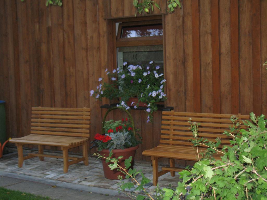 Pulkvedis Guest House Вентспилс Екстериор снимка