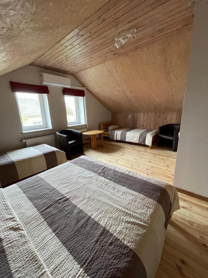 Pulkvedis Guest House Вентспилс Екстериор снимка