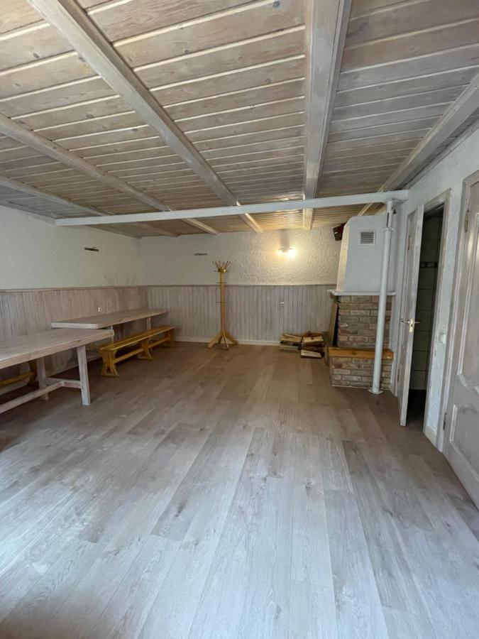 Pulkvedis Guest House Вентспилс Екстериор снимка