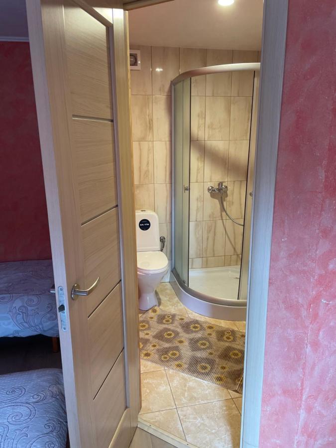 Pulkvedis Guest House Вентспилс Екстериор снимка