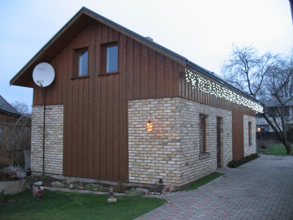 Pulkvedis Guest House Вентспилс Екстериор снимка